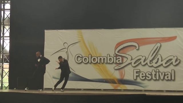 PAREJAS SALSA DUO HOMBRES SIN ACROBACIA JEREMY LARGACHA Y XXX