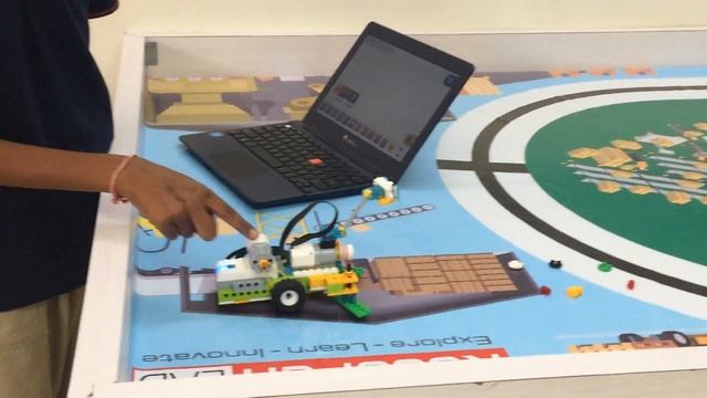 Lego Wedo 2.0 Space Exploration Drill Rover Explained by Ramdev Bokhiriya RFL Porbandar смотреть онлайн