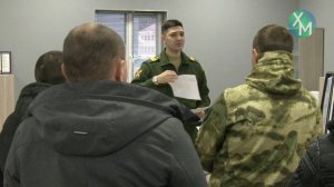 Мужчины со всей страны приезжают в Ханты-Мансийск, чтобы заключать контракт на военную службу