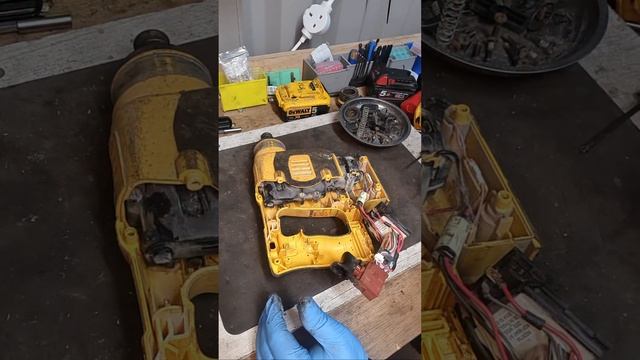 Doctor Lefthandthread Sunday Surgery Live #30 live Triage & Repair смотреть онлайн