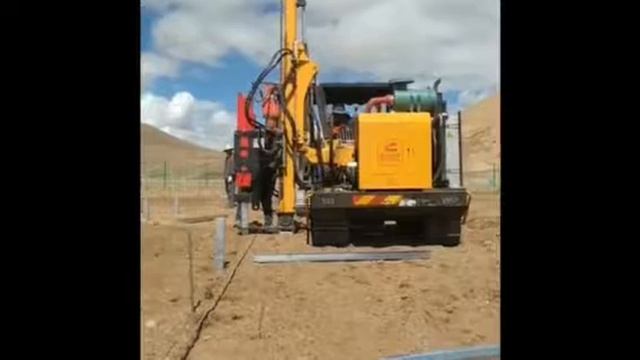 Demo of EVERSTAR pile driver Photovoltaic / Solar Installation / Pile Driving / Post Driving смотреть онлайн