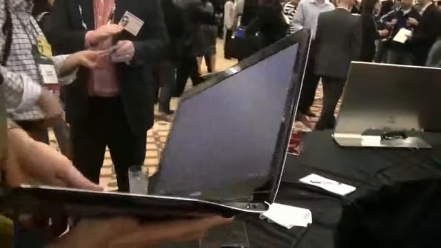 サムスンシリーズ9 13.3インチのサブノートブック手に