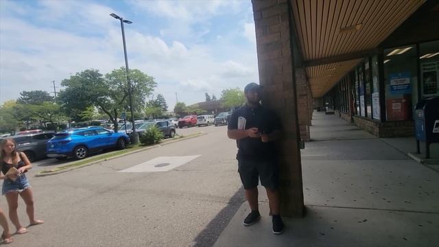 Strip Mall SOS Part 3 смотреть онлайн