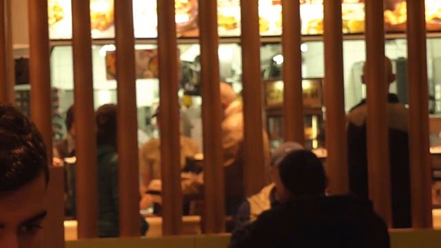 ПОСИДЕЛКИ В КАФЕ, КОГДА НА УЛИЦЕ ДОЖДЬ ;)) смотреть онлайн