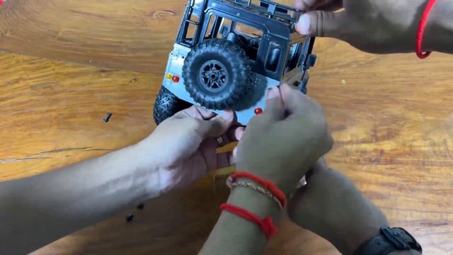 LAND ROVER DEFENDER D90 - Unboxing & Building смотреть онлайн
