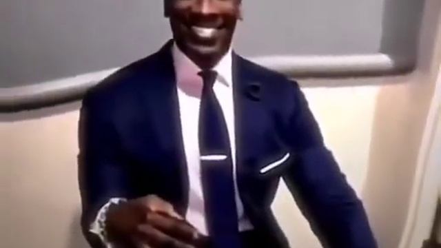 Крутой негр в костюме,эдит (мем из тик тока) смотреть онлайн