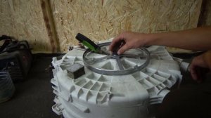КАК ОТКРУТИТЬ ШКИВ БАРАБАНА НА СТИРАЛЬНОЙ МАШИНЕ INDESIT, ARISTON!