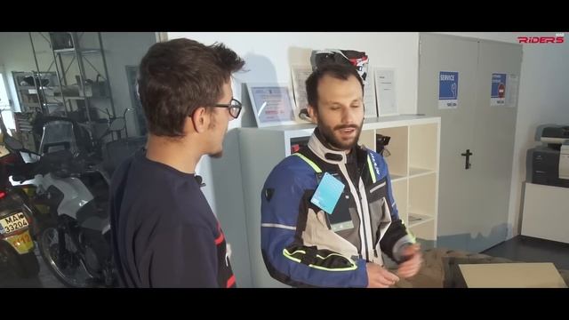 REV’IT! Offtrack - Unboxing & Waterproof Test смотреть онлайн