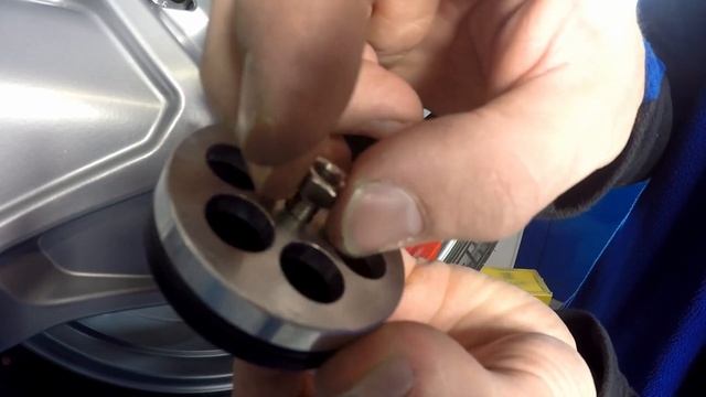 Radachsabdeckung Rear Wheel Cover BMW R1250GS by HORNIG смотреть онлайн