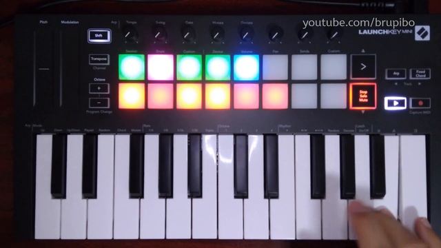 Launchkey Mini Mk3 Live Loop - Solitude Nuances - MusicWeeklies смотреть онлайн