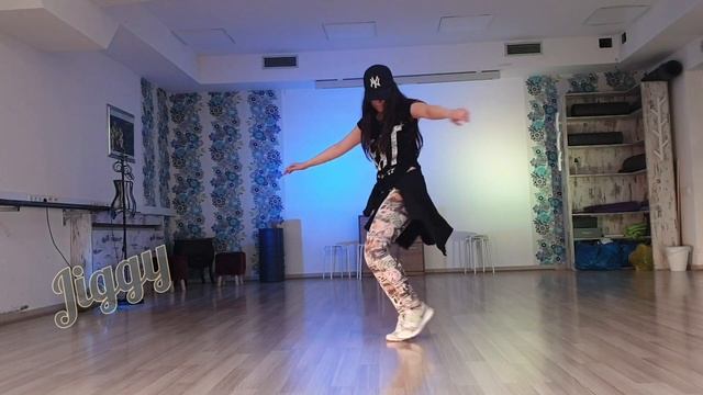 How To Dance Dancehall | Jiggy