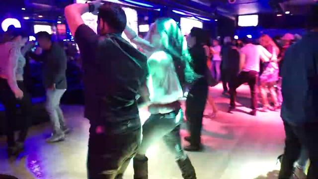 Angel and Mimi Salsa Social Dance @ Club Rain in Los Angeles смотреть онлайн