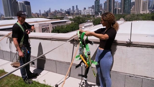 Fear of Heights? 30 Stories on a Bosun's Chair | What it Takes to be a High Rise Window Washer смотреть онлайн