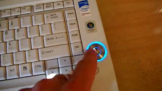 Toshiba Qosmio F45 beeps Problem.mp4 смотреть онлайн
