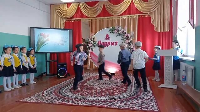 Қызыл Раушан Би 🕺🕺🕺#танцы #dance #rose #youtubeshorts #youtubevideo