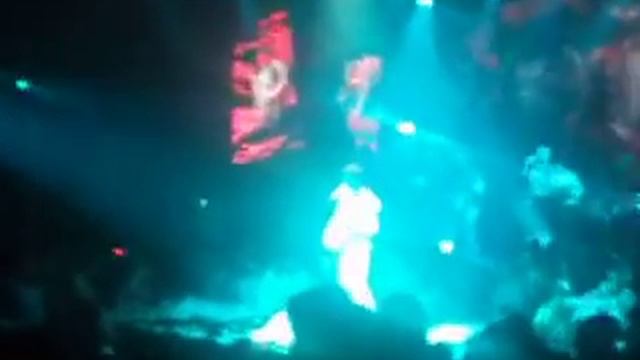 Emena thes Sakis Rouvas live @ Thalassa people stage 29/5 смотреть онлайн