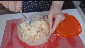 Салат из квашеной капусты.Он стал моим настольным салатом.