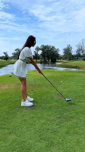 Лакшери Герл играет в #golf смотреть онлайн