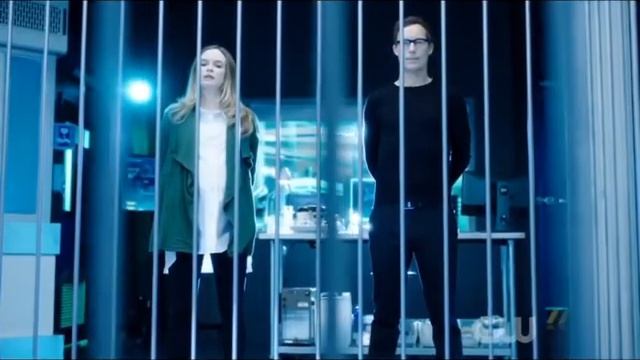 The Flash-Barry talks with Caitlin, Thawn and Grodd смотреть онлайн