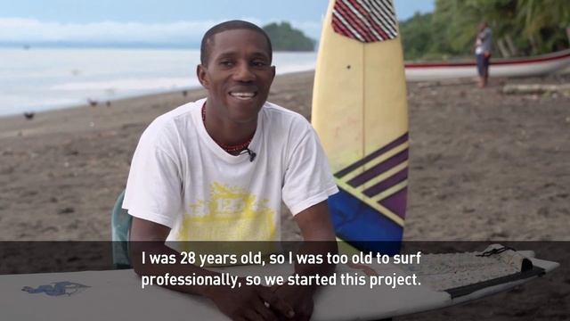 Game Changer Nestor Tello Arboleda helps students surf their way through school смотреть онлайн