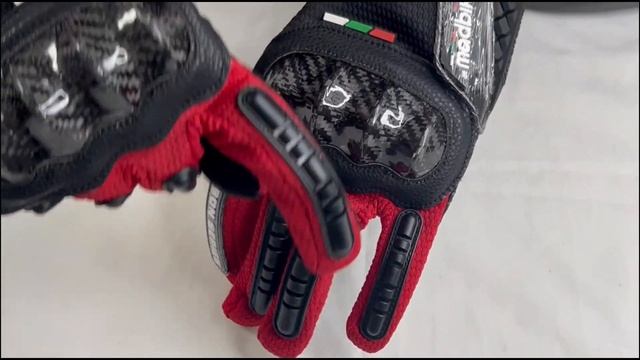 Carbon Fiber Motorcycle Gloves MAD 06 смотреть онлайн