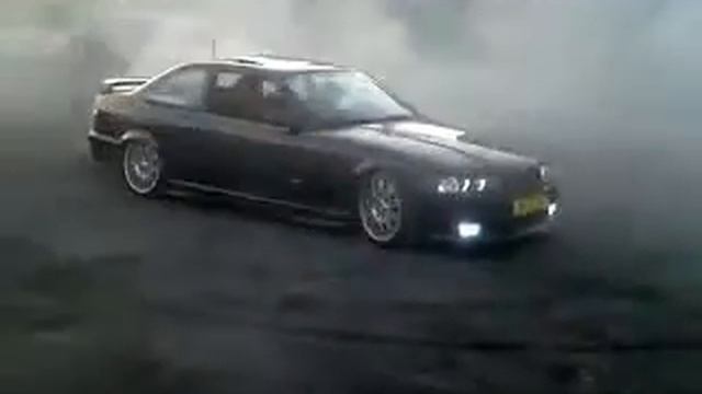 Бублики на BMW e36 325i смотреть онлайн