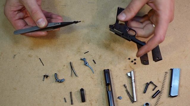 Miniature Colt 1911 in 1/2 scale complete disassembly by MINIATUREARSENAL смотреть онлайн