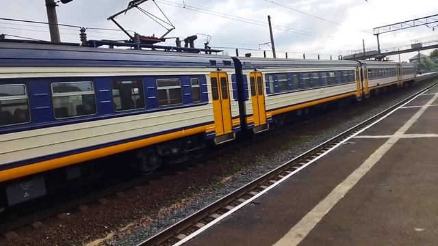 Городская электричка ЭР9М-538/397 смотреть онлайн