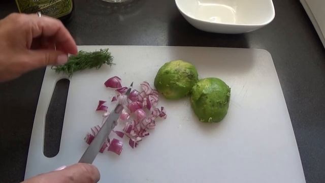 Лосось с сальсой из авокадо.Salmon with avocado salsa. смотреть онлайн