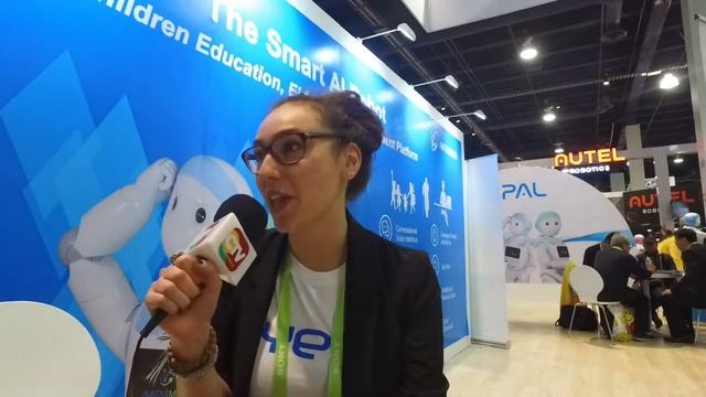 Vlog 032 - CES 2018 - Eyeris - Emotional Recognition for Robots смотреть онлайн