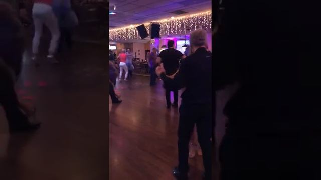 Bajo Con Tumbao Eddie Palmier(Joel salsa Dance смотреть онлайн
