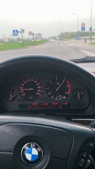 BMW E38 740d V8 Diesel Acceleration смотреть онлайн