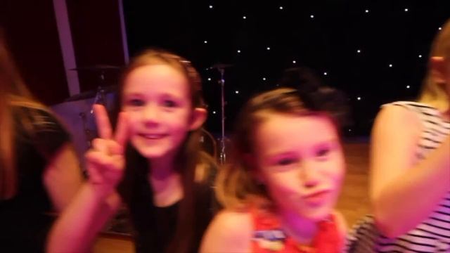 Millie's Party смотреть онлайн