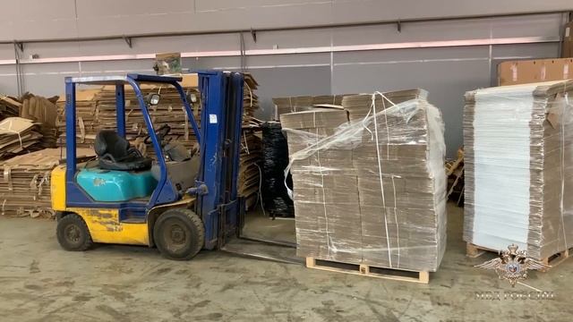 Полиция нашла 230 тысяч сигарет с поддельными акцизными марками в Тосно смотреть онлайн