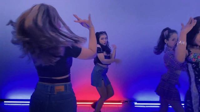 Itzy (있지) - Intro + Dance Break + Loco Dance Cover Video by Marvelous | LEONDRA смотреть онлайн