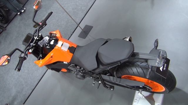 KTM 790 Duke (2020) Exterior and Interior смотреть онлайн