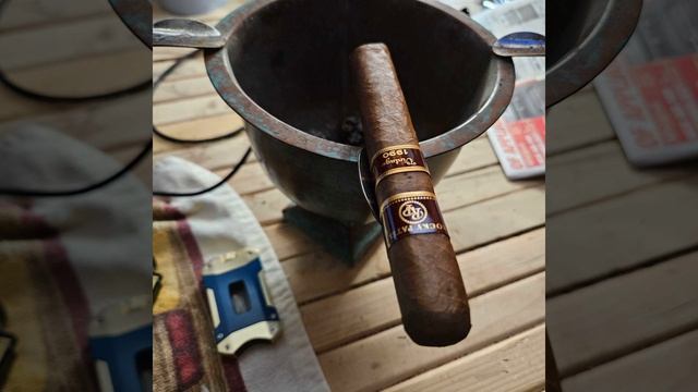 Rocky Patel Vintage 1990 Robusto
