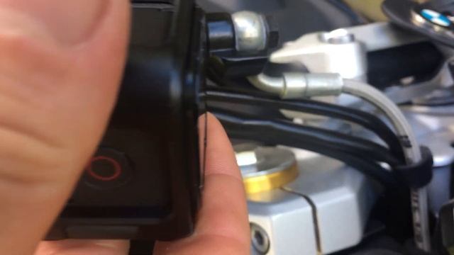 Mounting a GoPro Session camera on the BMW G310R motorbike смотреть онлайн
