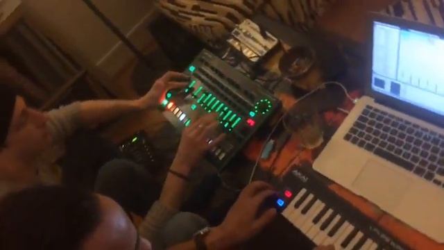 RiZbO - Session ableton live / TR8 feat. Franki смотреть онлайн