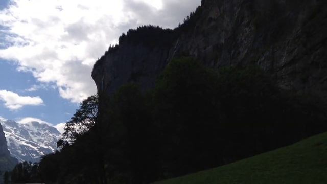 Lauterbrunnen, Switzerland -Valley waterfalls смотреть онлайн