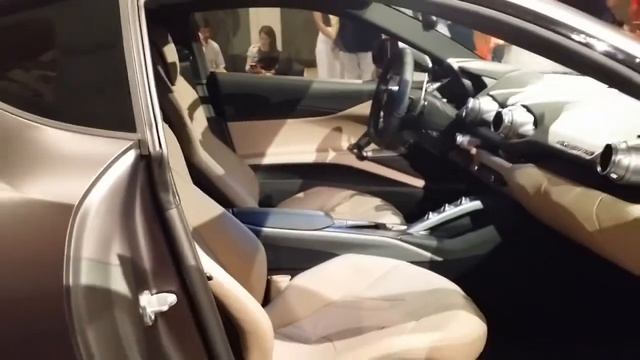 FERRARI 812 SUPERFAST AT VERSACE смотреть онлайн