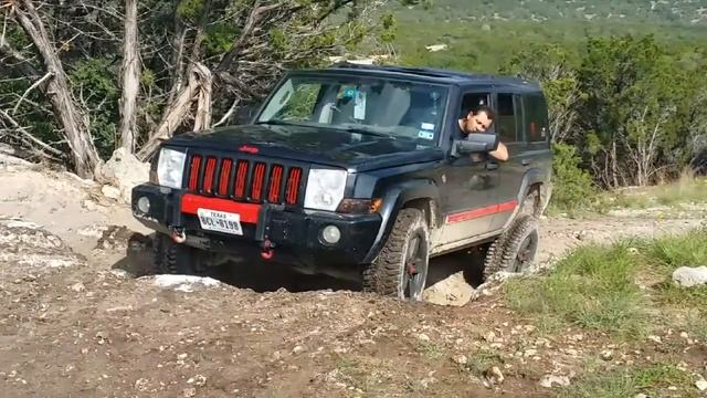 Jeep Commander XK Hidden Falls Tower Rd Up смотреть онлайн
