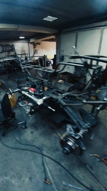 Зачем вам китайские внедорожники? Выбирайте русские вездеходы! смотреть онлайн