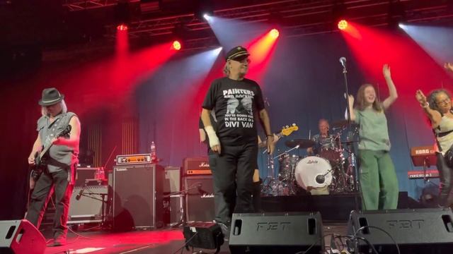Painters and Dockers-All Men are Bastards Except Me- Anita’s Theatre- Thirroul, NSW- 21/1/23 смотреть онлайн