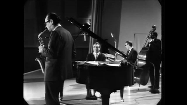 I'm In A Dancing Move - Dave Brubeck Quartet - Germany (1966) смотреть онлайн