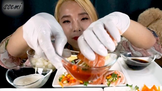 [MUKBANG] 연어파티🥰 생연어로~ 월남쌈 만들어서 먹방 salmon spring roll Eating Show RealSound ASMR | 쎄미 смотреть онлайн