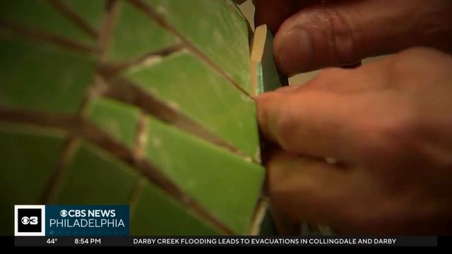 Inside mosaic artist Jonathan Mandell' s workshop смотреть онлайн