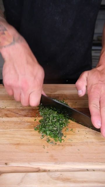 Oven roasted garlic and herb potatoes 🥔 смотреть онлайн