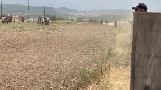 Скачки в Губден 18.06.2024. 4800м финишная прямая смотреть онлайн