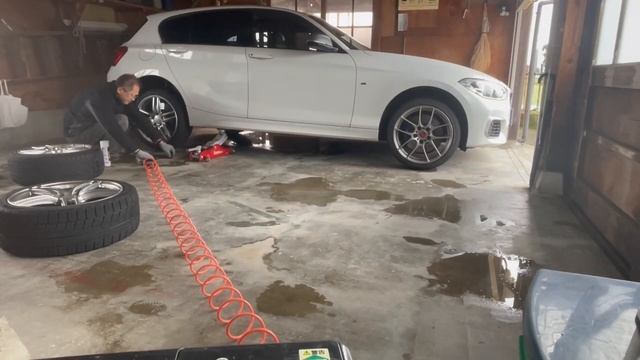 BMW F20 スタッドレスタイヤ　ホイールサイズ　VOL.180 смотреть онлайн
